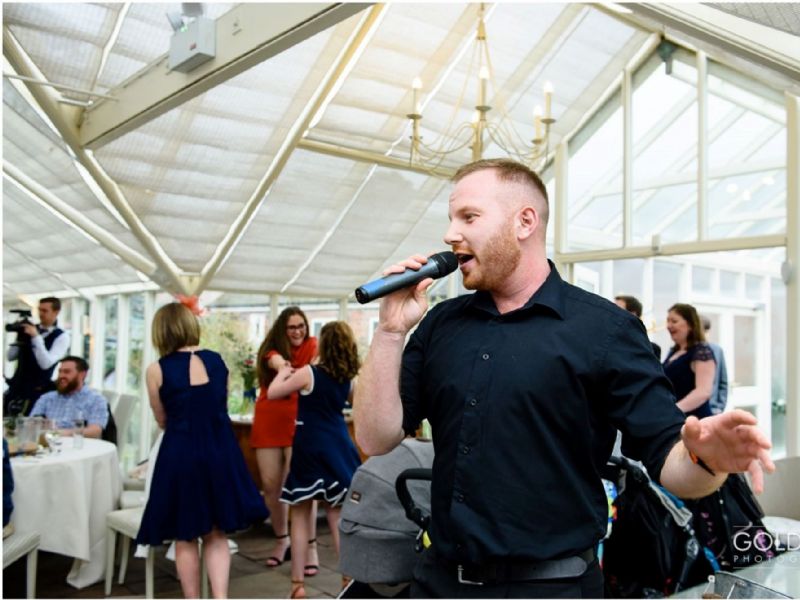 the fantastic singing waiters